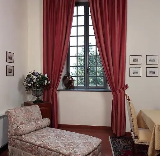 费利诺城堡乡村民宿 *