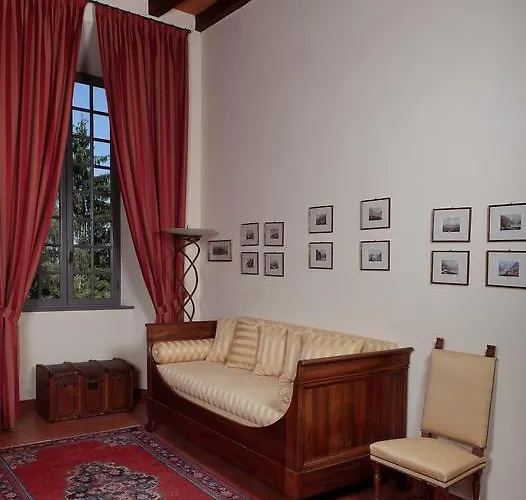 منزل ريفي Castello Di Felino