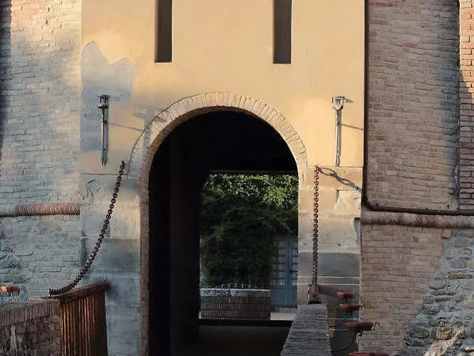 منزل ريفي Castello Di